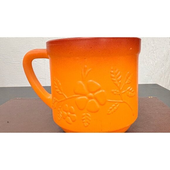 Orange Milk Glass Coffee Mugs with flowers, Mid Century 1950-1960 vintage - Picture 6 of 9